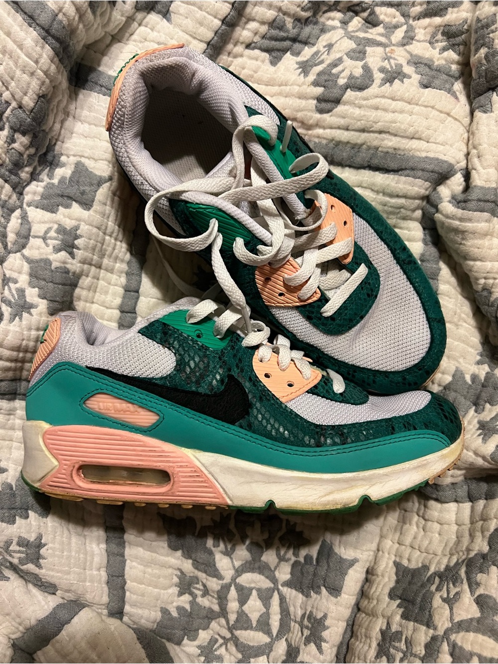Women’s Nike Air Max 90 GS size 8 Washed Teal Snakeskin